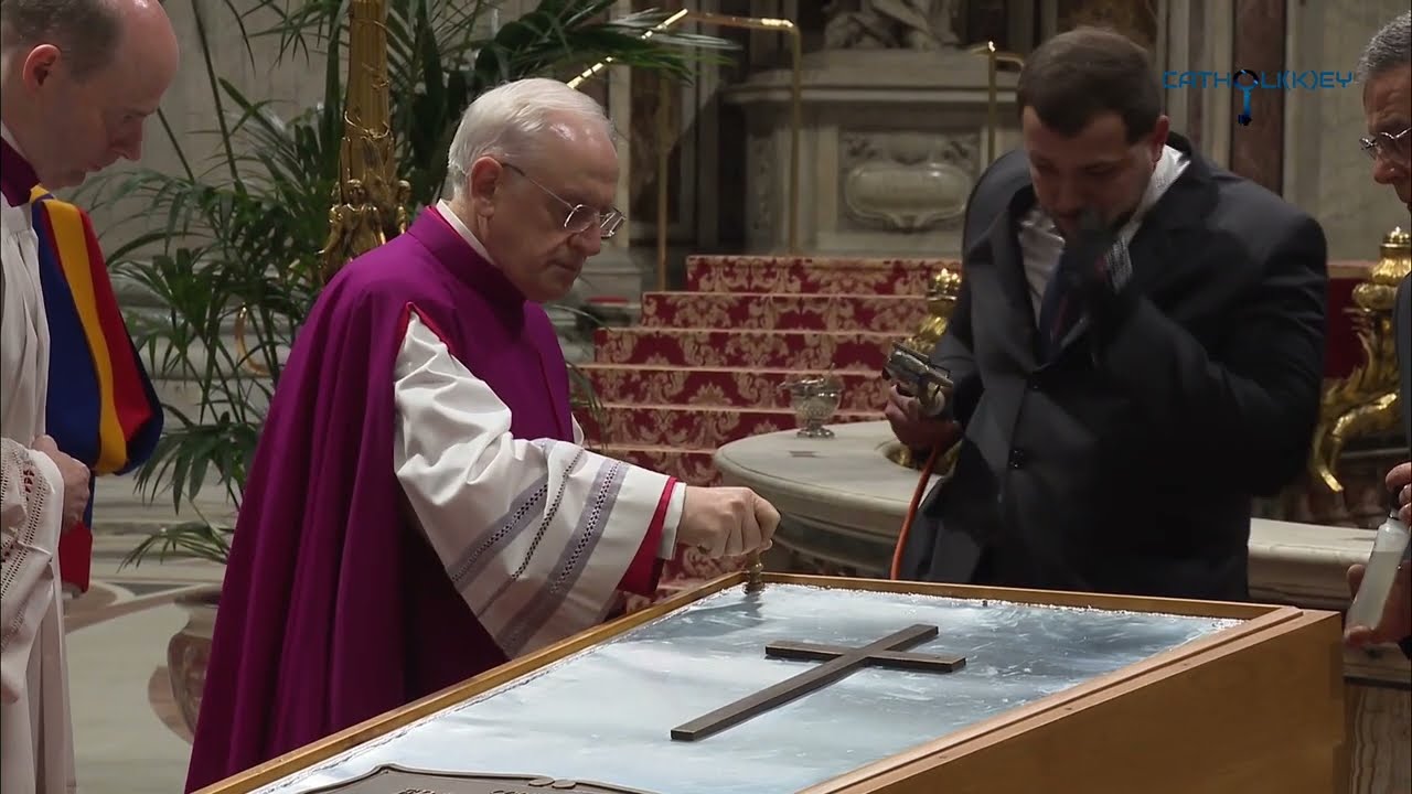🚨 Il rito della Chiusura della bara di Papa Francesco