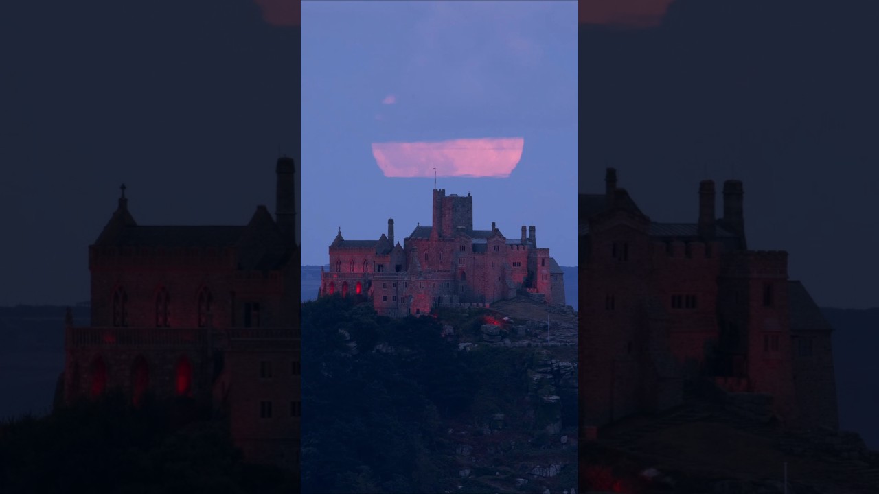 Sturgeon Full Moon rising over St Michael's Mount 🌕🏰 