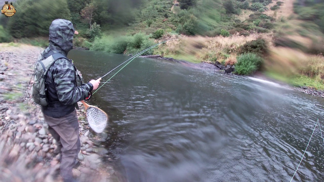 Grandiosa pesca en día lluvioso Río Simpson