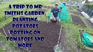 A trip to Mr Smiths Garden Potting on tomatoes and the last of the potatoes go out and more. by Wayne's Allotment 363 views 1 year ago 39 minutes