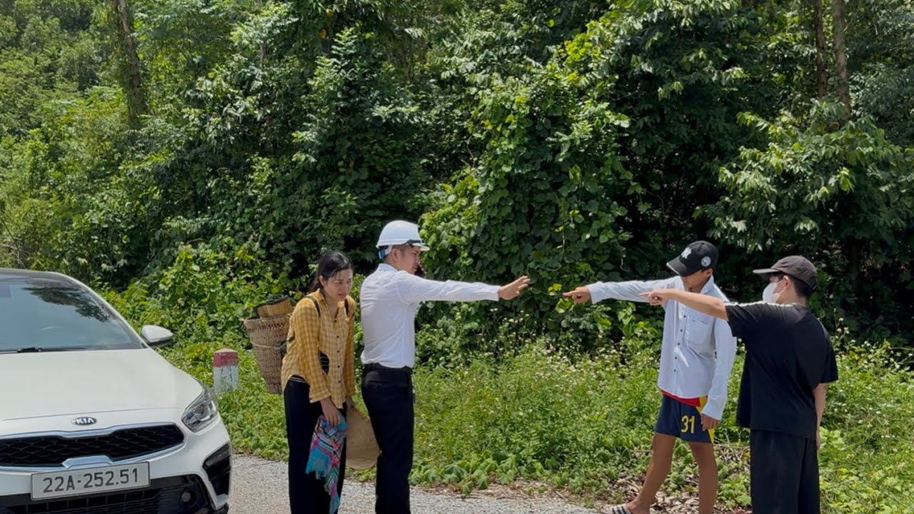 The kind CEO used his kindness to help a poor single girl escape from hardship.