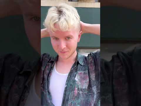 Creative Barber Tutorial - Mullet with Fade & Feather Razoring