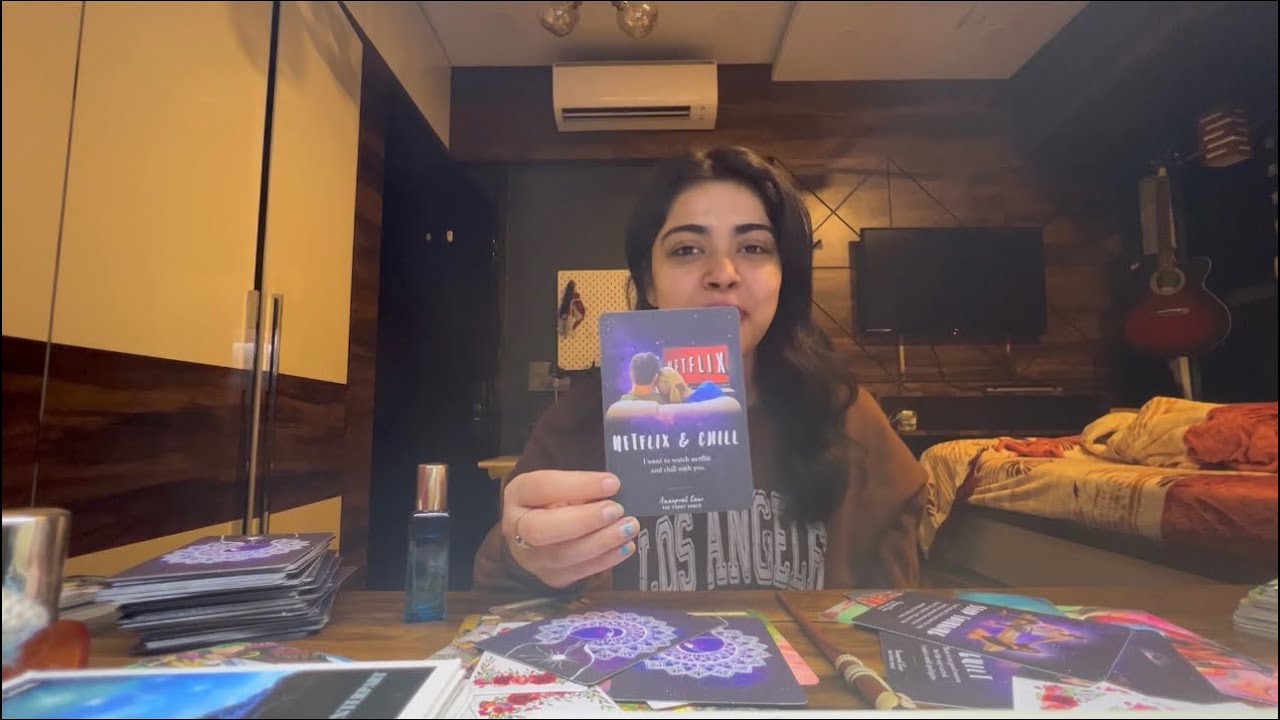 Third party vs You vo kisko pasand karte hai? Apko ya Unko? 🤔❤️ || Tarot Reading (Hindi)