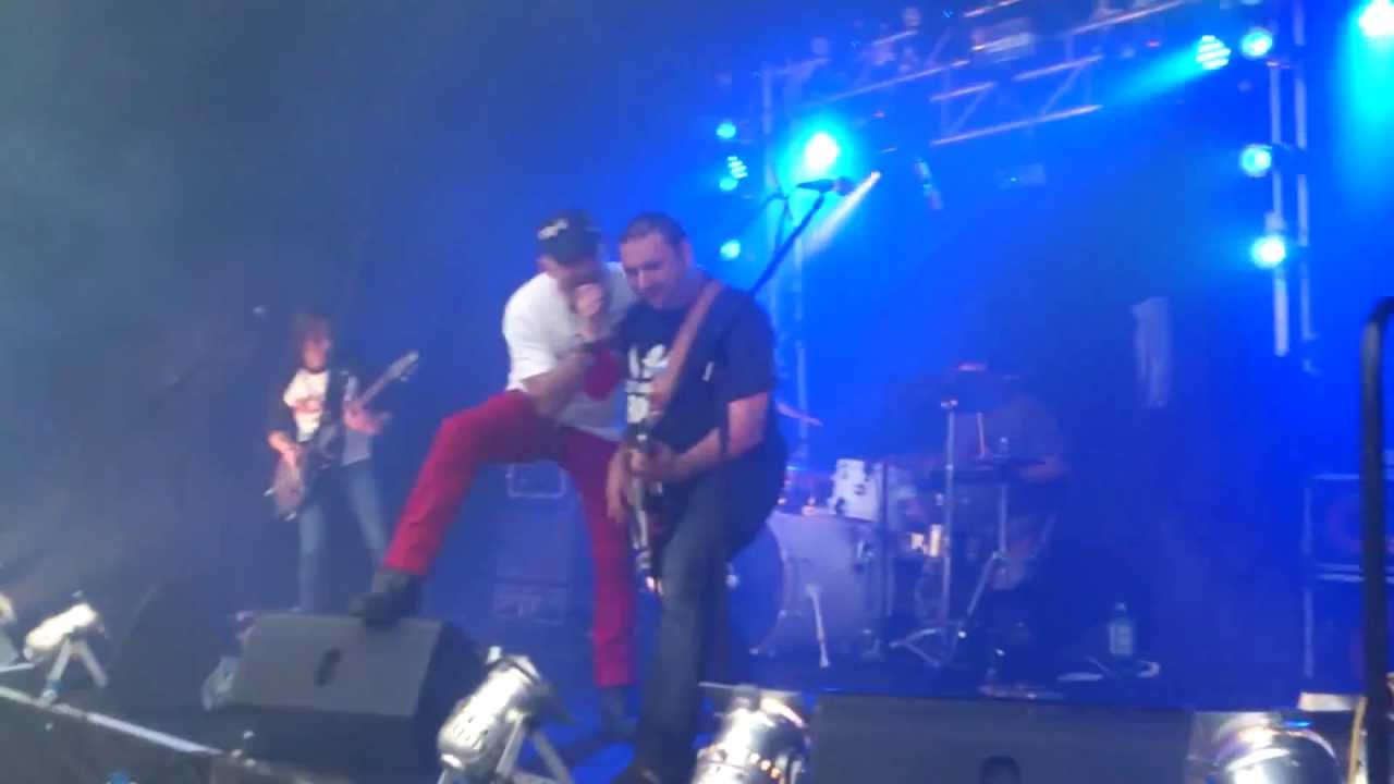 Stayin Alive Rock Cover - The Muttz Knuttz - Best covers band