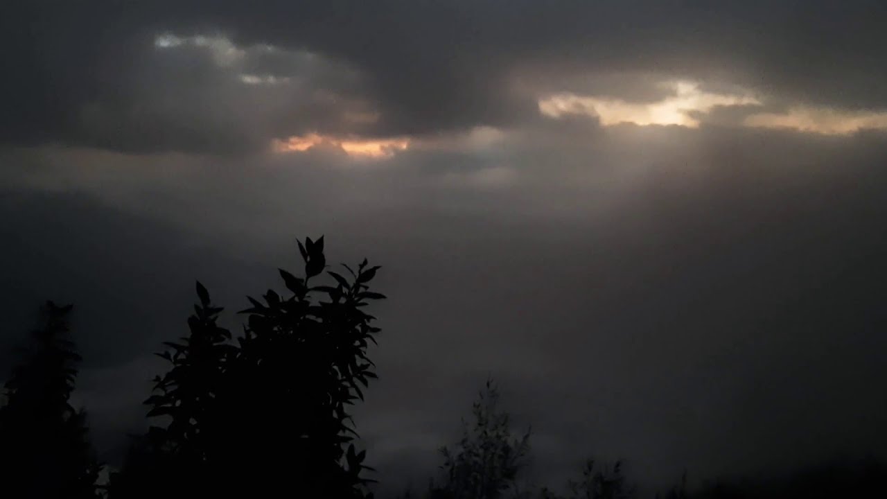 Kolukkumalai sunrise - YouTube