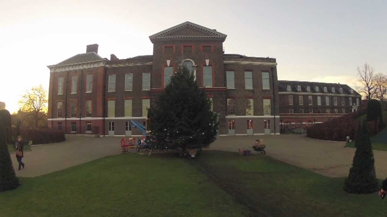 Kensington Christmas Tree timelapse (SPOT THE ELF!) YouTube
