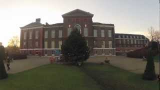 Kensington Christmas Tree time-lapse (SPOT THE ELF!)