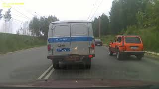 Мужчина из Саранска попытался прямо на ходу свалить из полицейской буханки