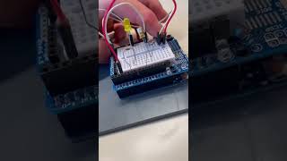 Schalten Von Zwei Leds Mit Einem Taster