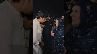 shafi Jan kpk government spokesperson talk to aleema apa outside Adiyala jail