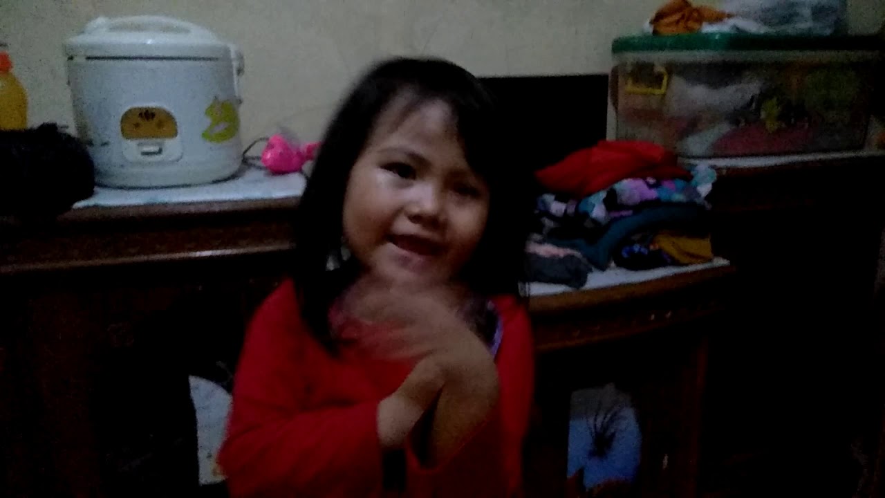 Dede mainan. Bunny Hat - YouTube
