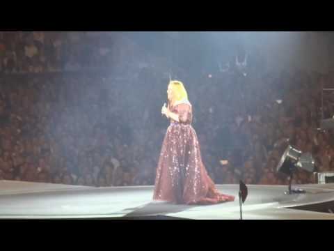 Adele (18-03-2017) - Beyonce Impersonation(1min24), Talking About Skyfall, Dance Class Etc Melbourne