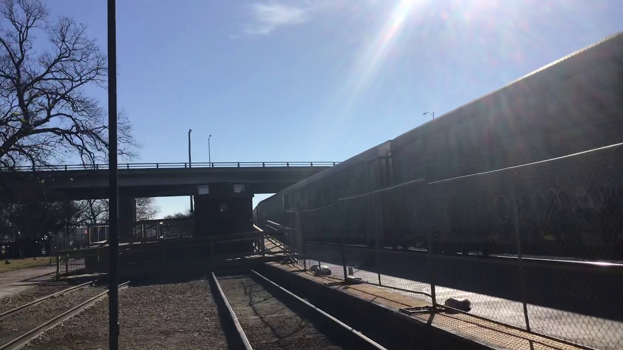 BNSF train 9681 auto train going through temple Texas - YouTube