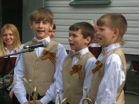 Марш радецкого со зрителями. Сыгра н нн ый оркестром марш. Оркестр гусаров. Марш оркестр. Сыгра н нн ый оркестром марш.