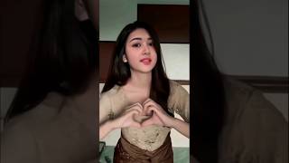 Elina Devia Official