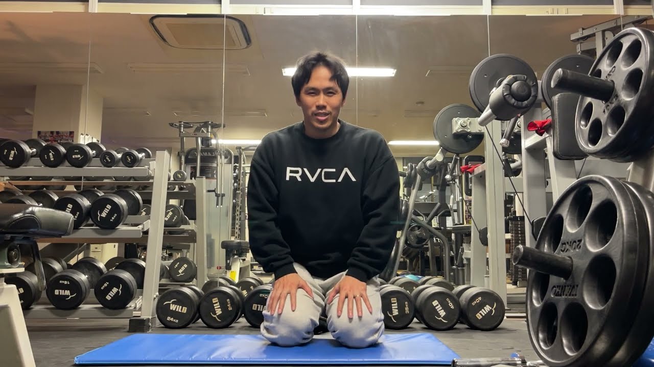 お腹の引き締めと姿勢改善に効果的な『ストレートレッグレイズ（簡易版）』