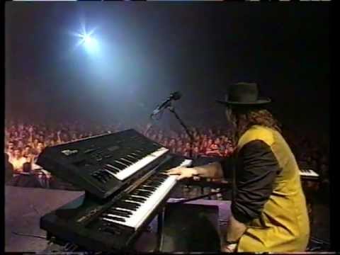 Toto - Live in Paris - Hold The Line - full extended version