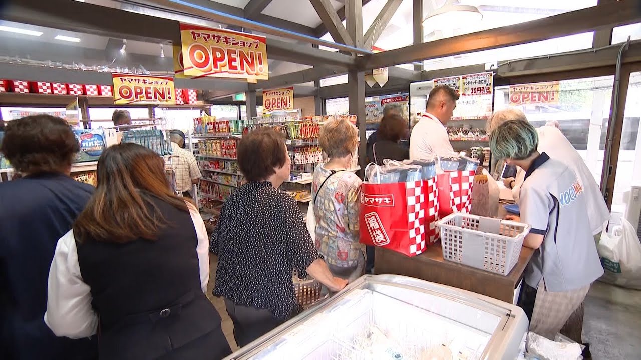 「すごく助かる」「毎日来ます！」島に唯一の商店がオープン　充実の品揃えに喜ぶ島民　高齢化による買い物弱者の支援にも