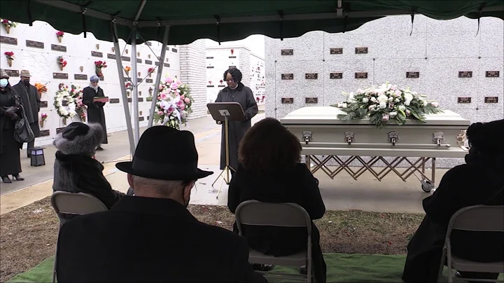 Mrs.  Elaine Coles Roberts Graveside Funeral Service