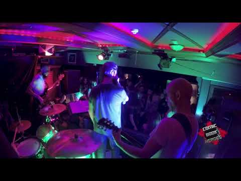 CBH doing AC/DC's 'Thunderstruck' live at the Blasket Bar Tralee 19/08/2017