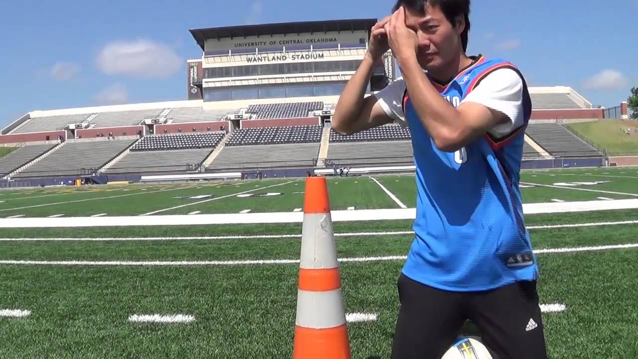 SOCCER TRAINING Lesson 257 How to head the ball while diving YouTube