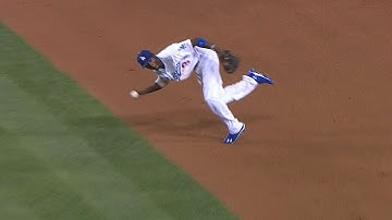 Gordon makes an outstanding barehanded play