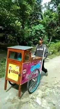 Video lucu Tukang cilok songong