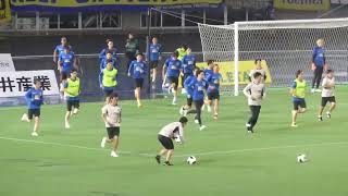 2026年8月9日。栃木SCフィールドプレイヤーがアップ開始。ツエーゲン金沢＠栃木SC。2026-27シーズン開幕戦