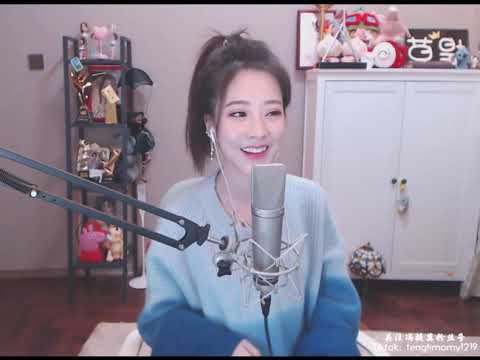 冯提莫翻唱《月牙湾》【是谁的心啊~孤单的留下】 完整字幕版 1080p