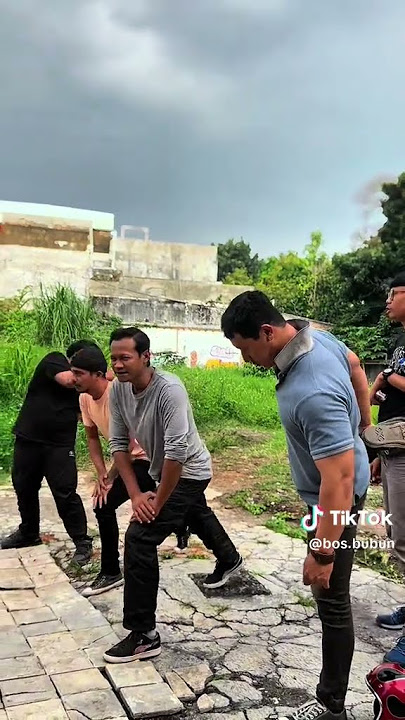 Pemanasan dulu sblum olaraga #premanpensiunrcti #premanpensiun #syuting #shorts