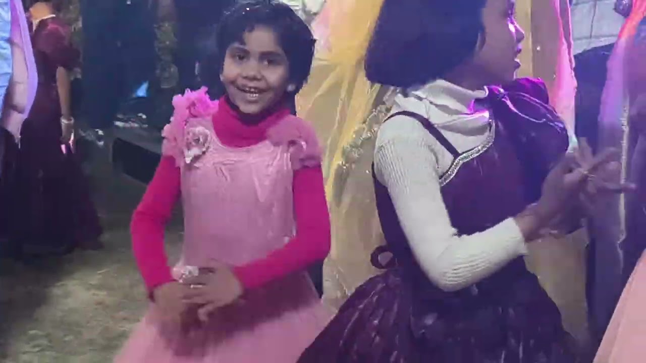 आज हम अपने पूरे परिवार से शादी मैं मिले 