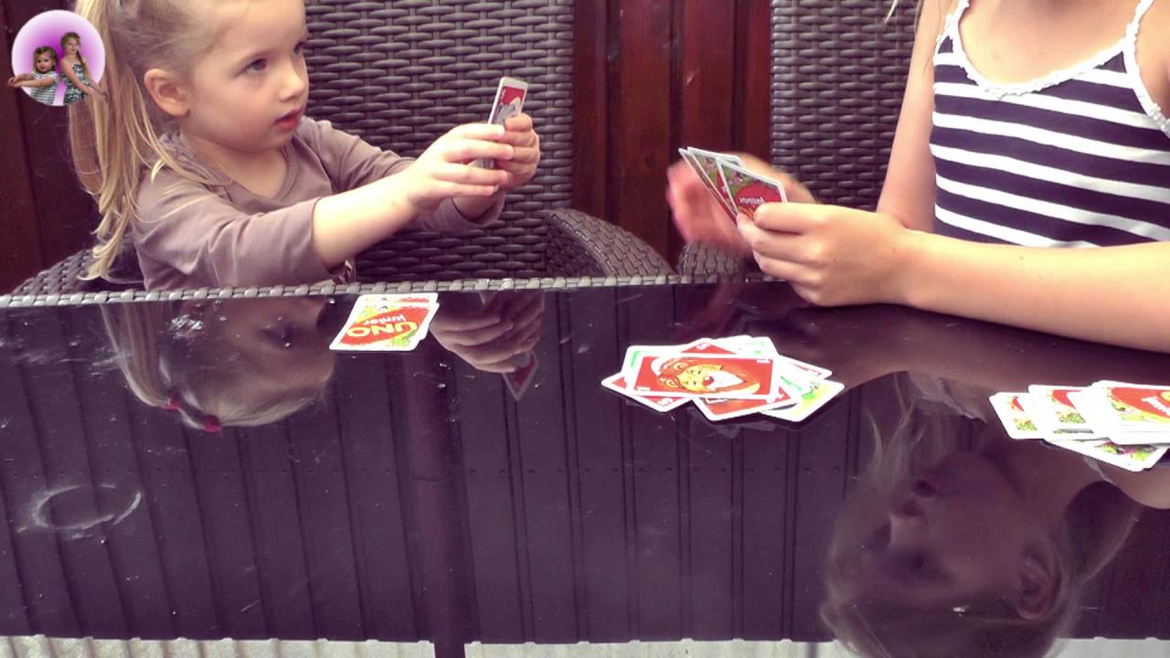 Wir spielen UNO Junior