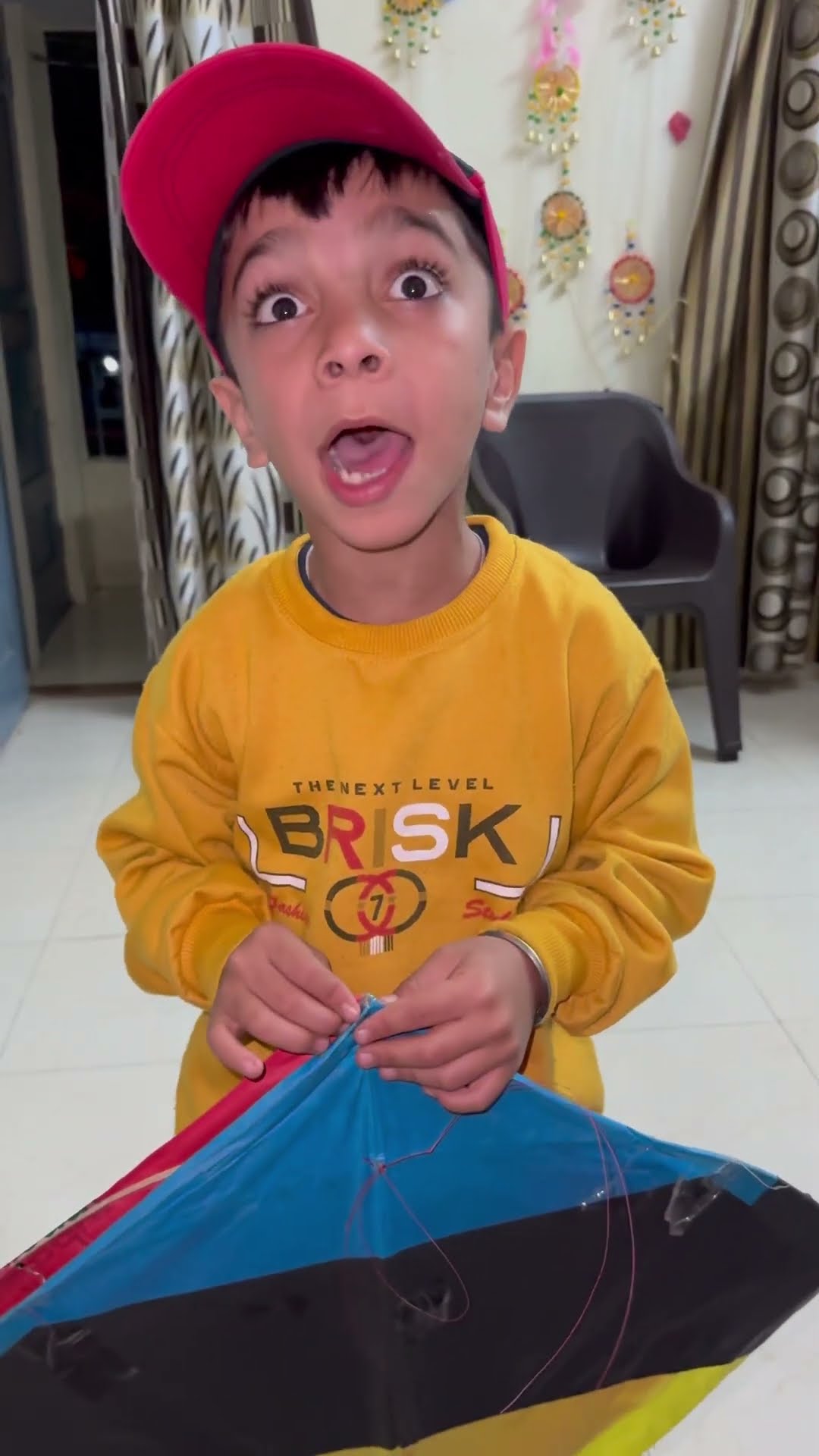 Duggu laya apne bhai ke liye patang ?❤️? #shorts