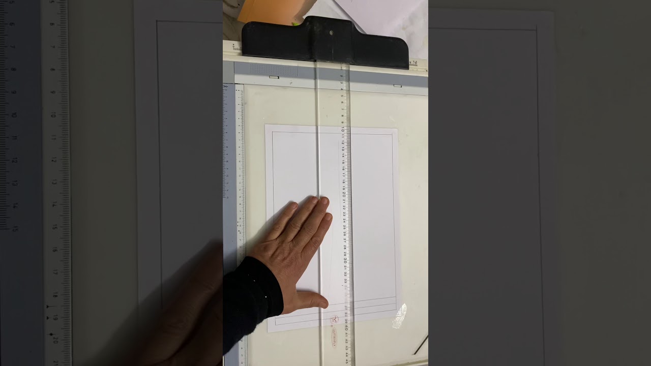 تثبيث ورقة الرسم ورسم الاطار والجدول