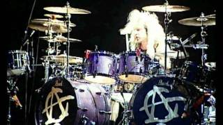 Eric Singer, Keri Kelli & Jason Hook - Awesome drum battle..mov