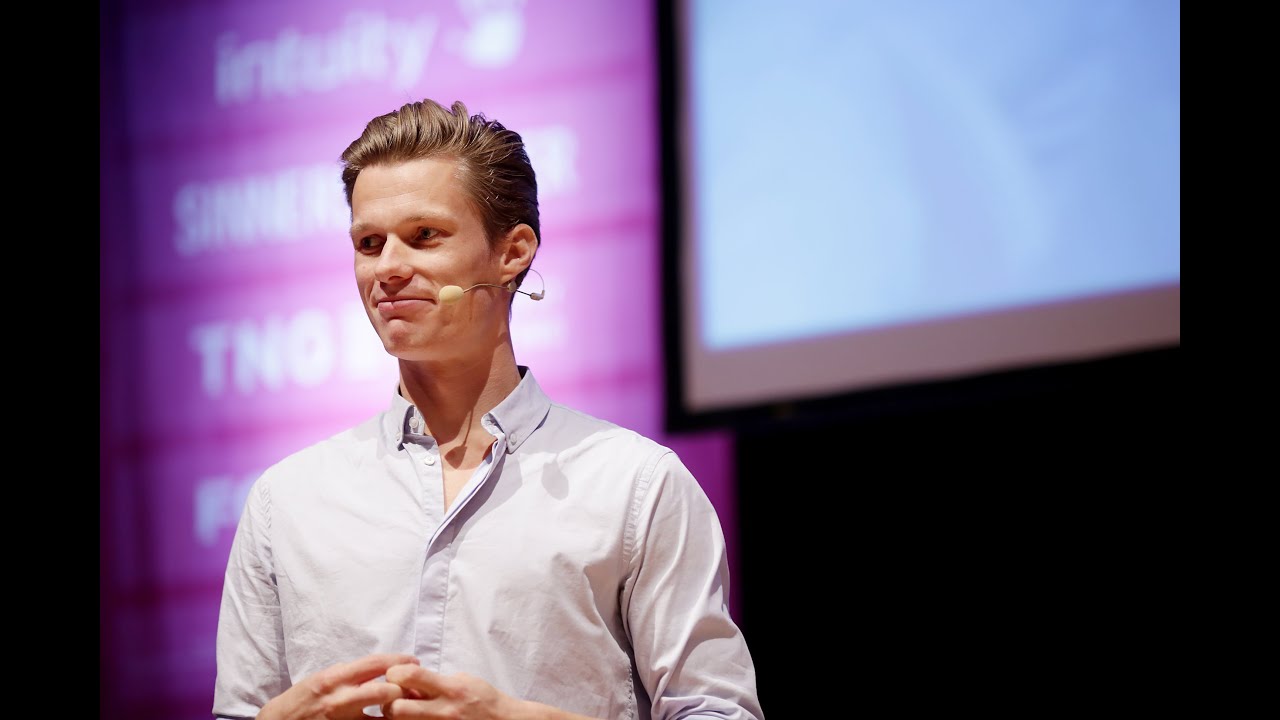 Beyond usability: Designing with Persuasive Patterns by Anders Toxboe