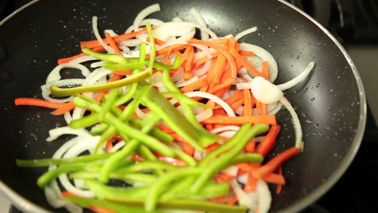 Salteado de verduras - YouTube