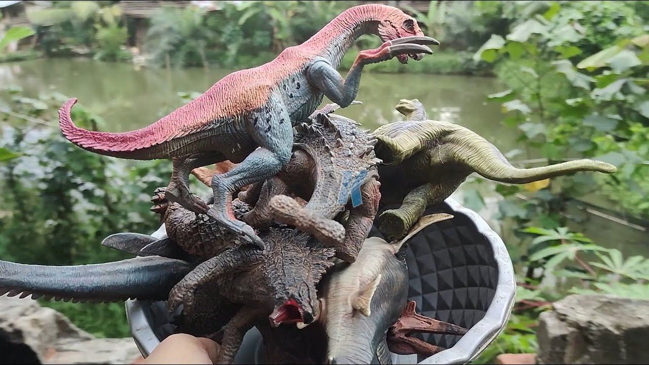 Hunting dinosaurs jurassic world | Brontosaurus, Megalodon, Therizinosaurus, Triceratops