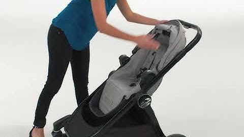 How to fold the city select® LUX pushchair