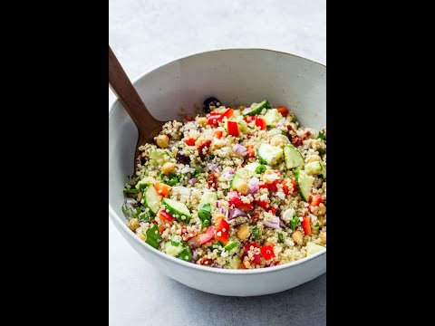 Video: Ensalada De Quinua Con Mini Calamar