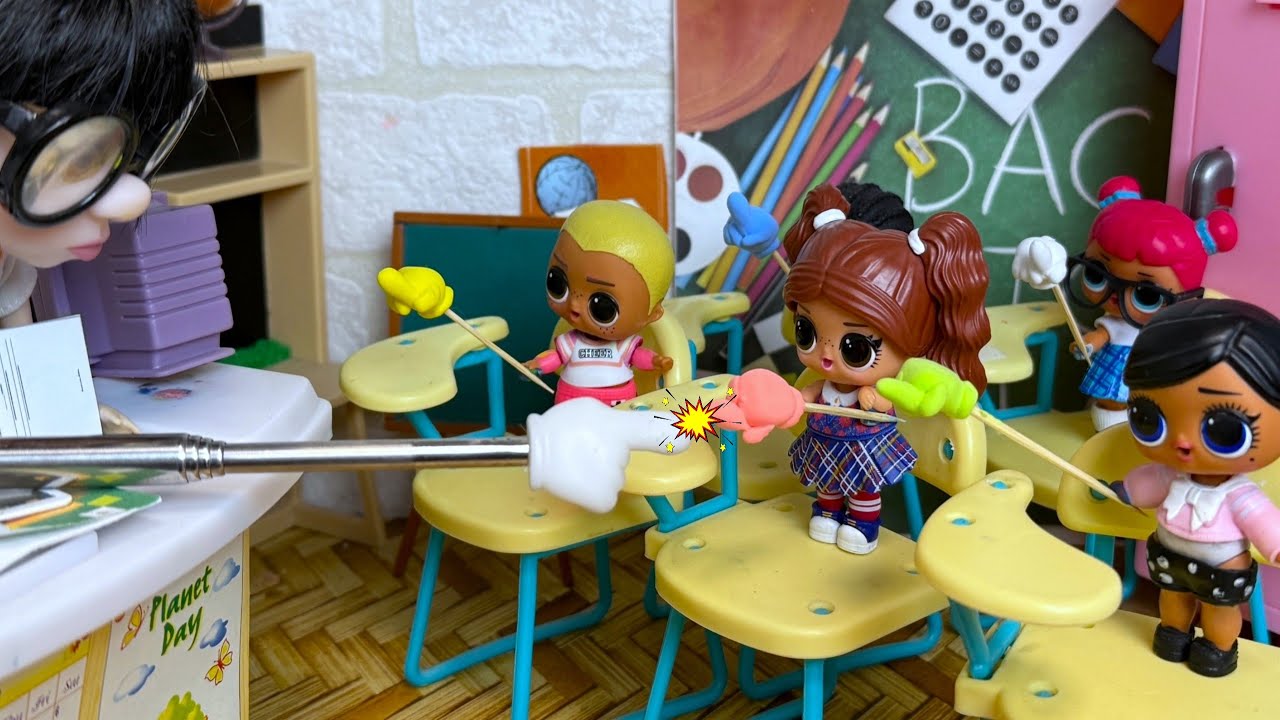 УКАЗКА ДЛЯ УЧИТЕЛЯ👆 СИДИТЕ И МОЛЧИТЕ😈 куклы ЛОЛ сюрприз ВЕСЕЛАЯ ШКОЛА смешные мультики ДАРИНЕЛКА