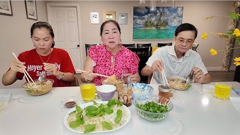 Vlog 2966 ll  MẸ NẤU BÚN CÁ - NÔN NAO NGÀY EM NỊ QUA CHƠI | HOYER FAMILY CUỘC SỐNG MỸ