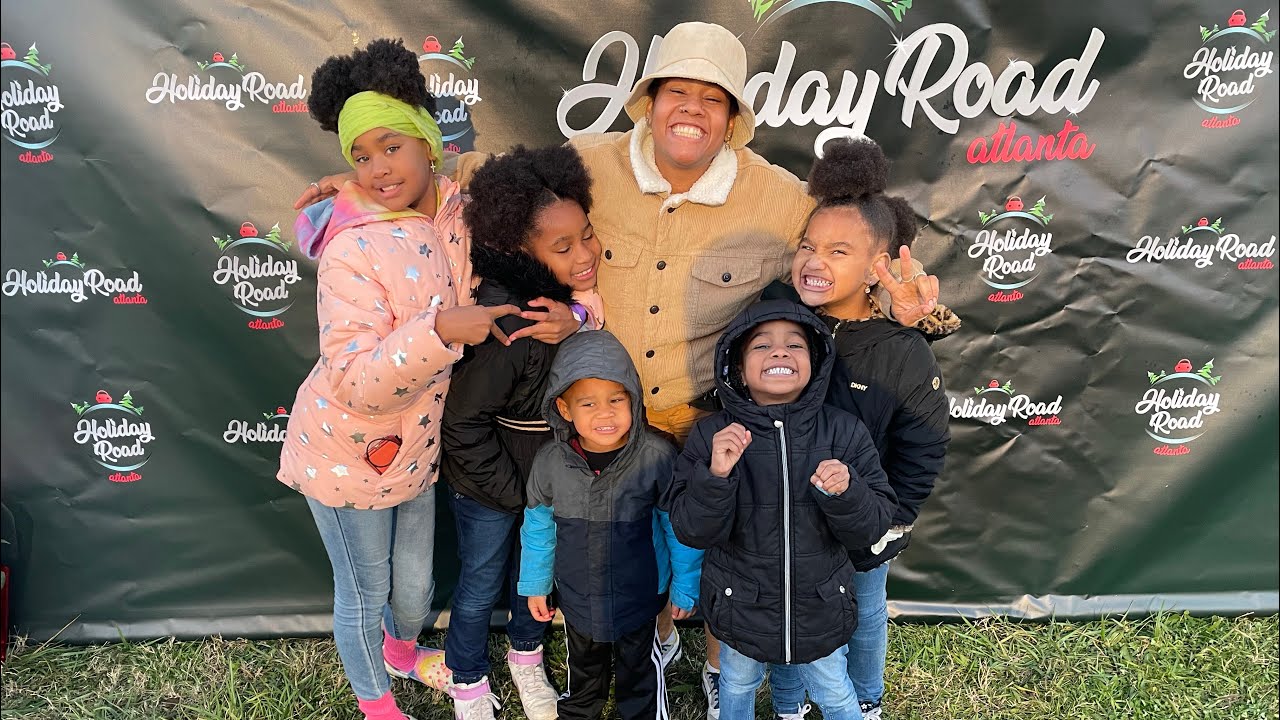 BEST CHRISTMAS LIGHTS (HOLIDAY ROAD) YouTube