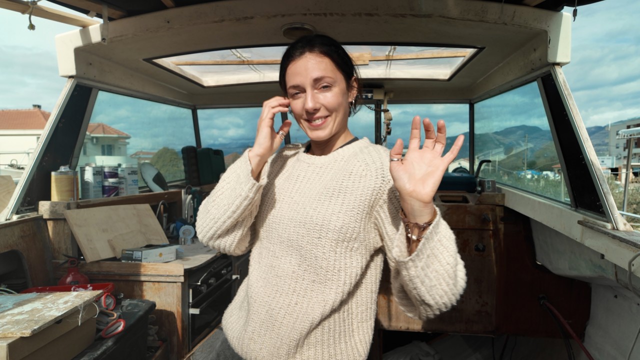 ⁣Rebuilding a 1970s Swedish Sailboat | Spring Days & Work