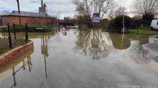 Winter Floods saturate areas around Tewkesbury : No access!!