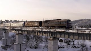 Тепловоз 2М62У с поездом №26 следует по Каменному мосту-виадуку