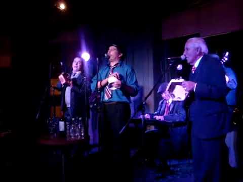 Los Chinganeros en el Ópera Catedral - Y en el puerto hay una farra.