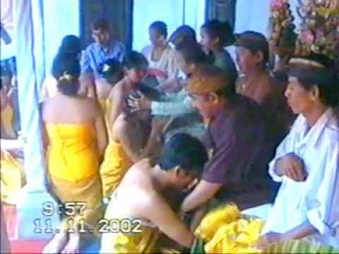 Upacara Mesangih 11-11-2002