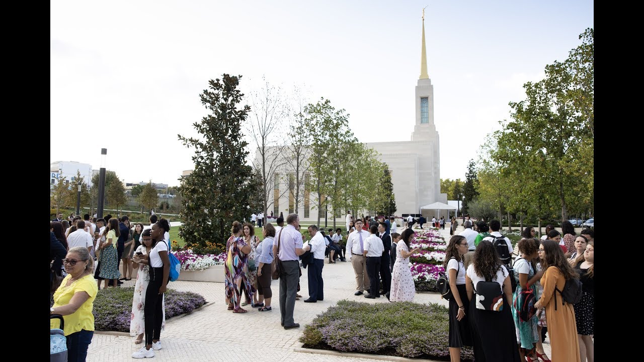 Dedication of Lisbon Portugal temple