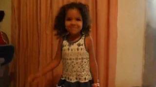 Adoeta Sabrina Dancando Kuduro